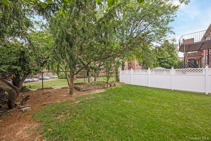 Single Family 23rd Road  Queens, NY 11360, MLS-1013772-31