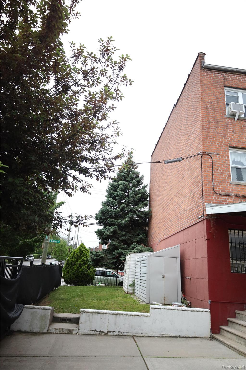 Single Family Wickham Avenue Bronx, NY 10469, MLS-1013787-3