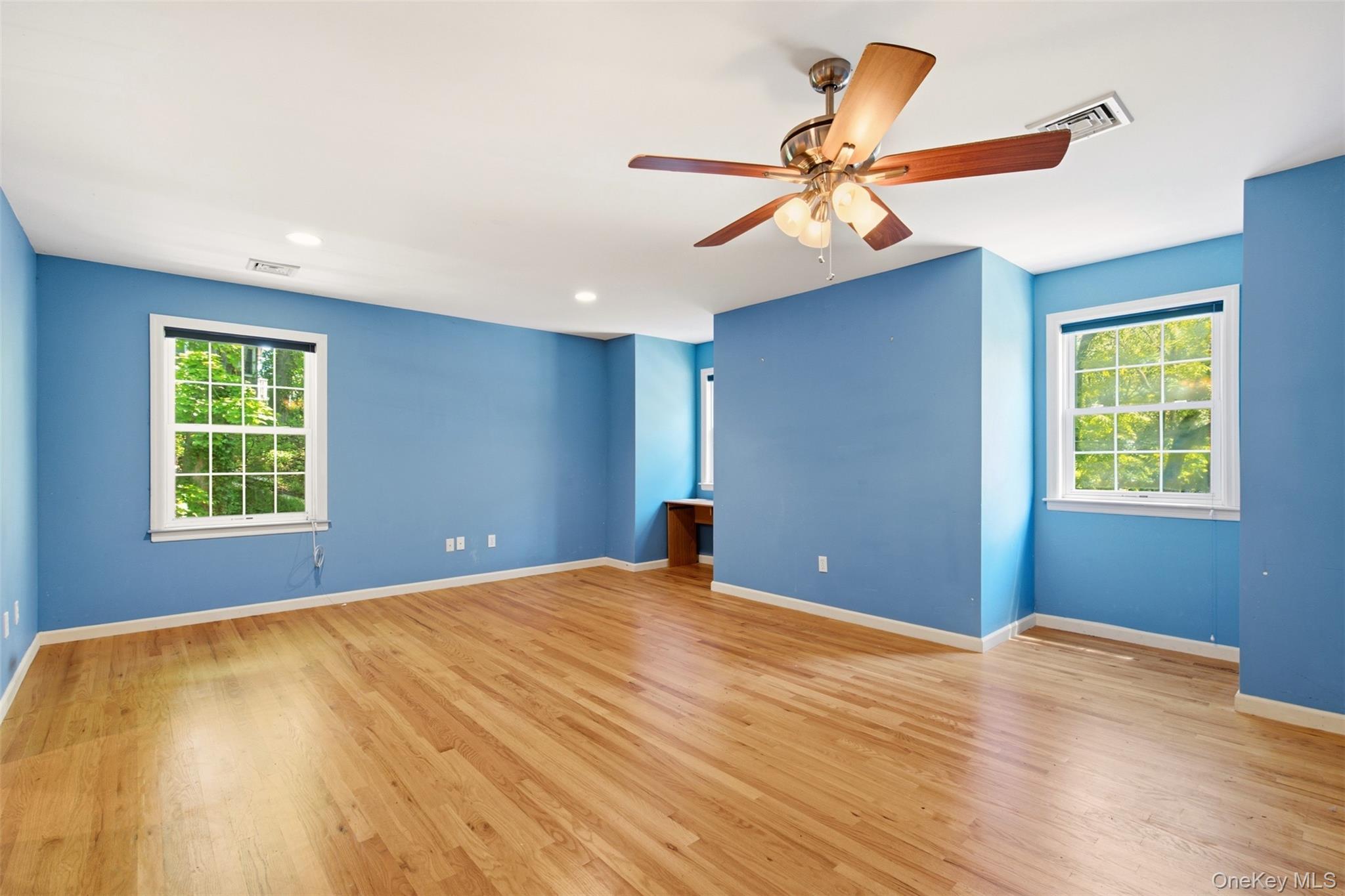 Single Family Mckinley Terrace Suffolk County, NY 11721, MLS-1013820-12