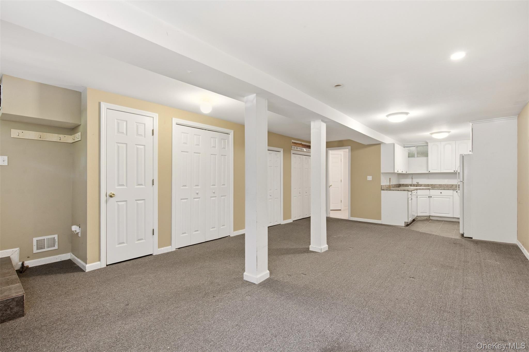 Single Family Mckinley Terrace Suffolk County, NY 11721, MLS-1013820-20