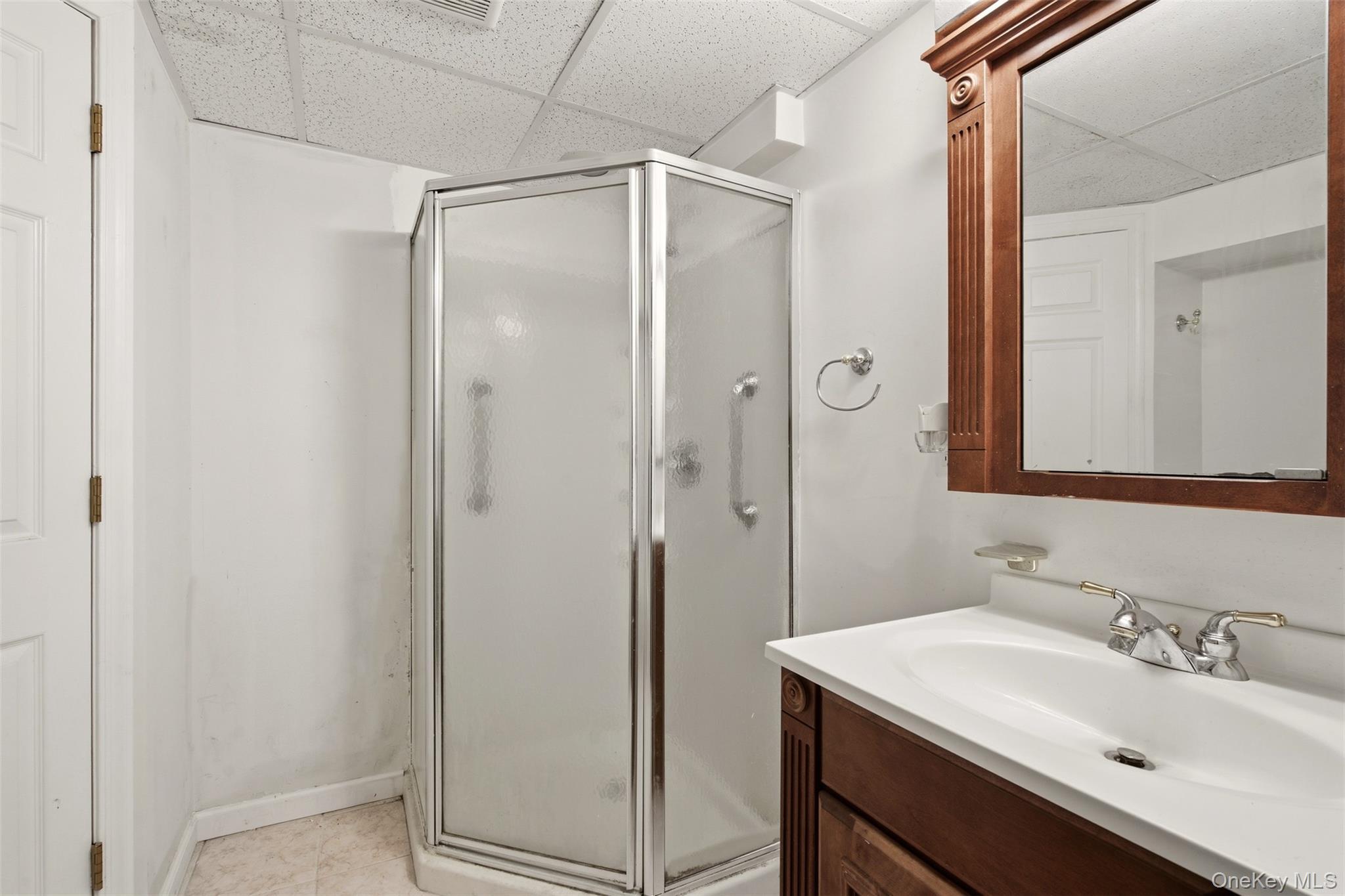 Single Family Mckinley Terrace Suffolk County, NY 11721, MLS-1013820-21