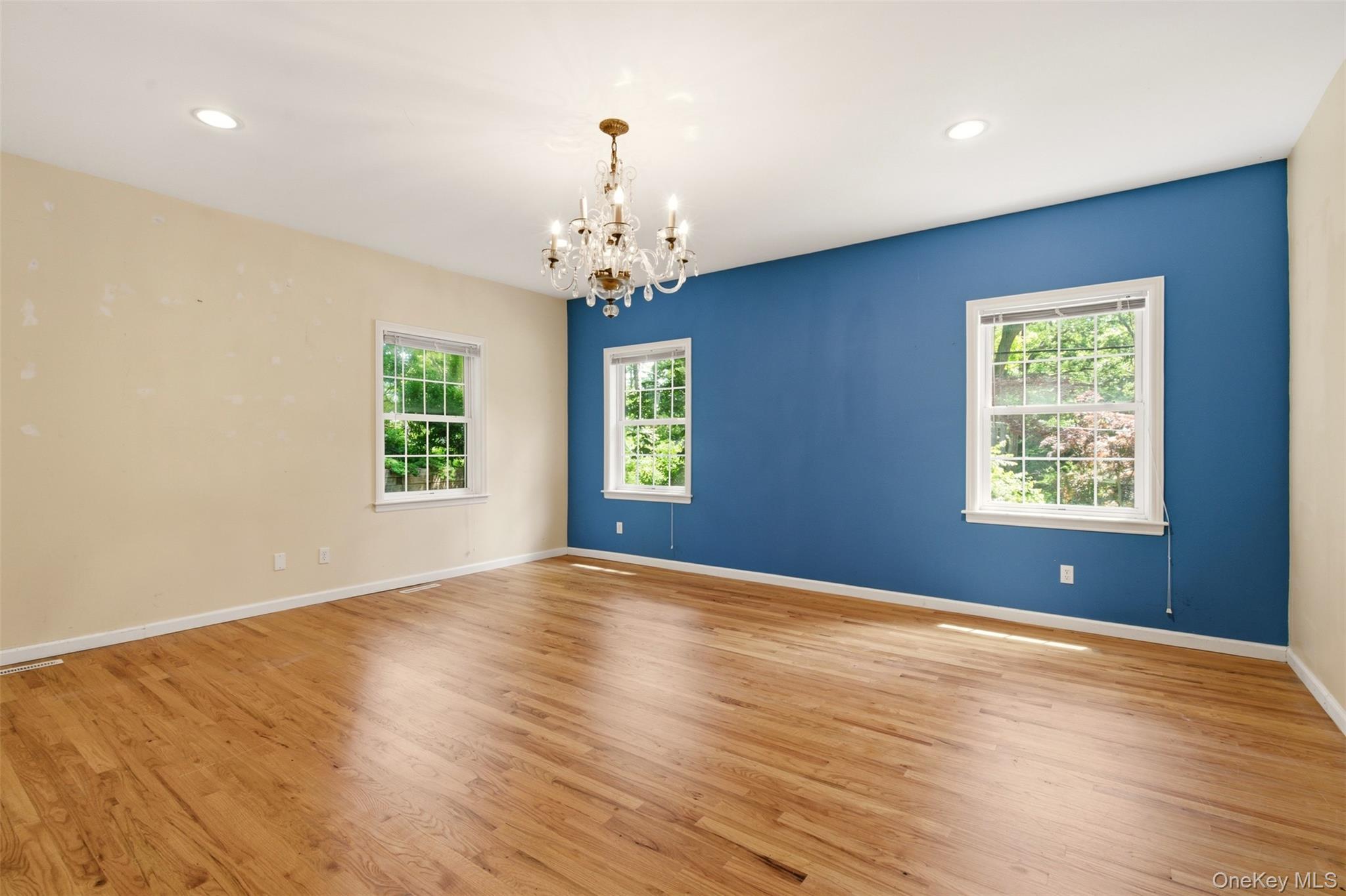 Single Family Mckinley Terrace Suffolk County, NY 11721, MLS-1013820-6