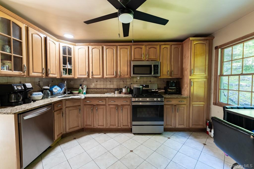 Single Family Englewood Terrace Putnam County, NY 10541, MLS-1013835-24