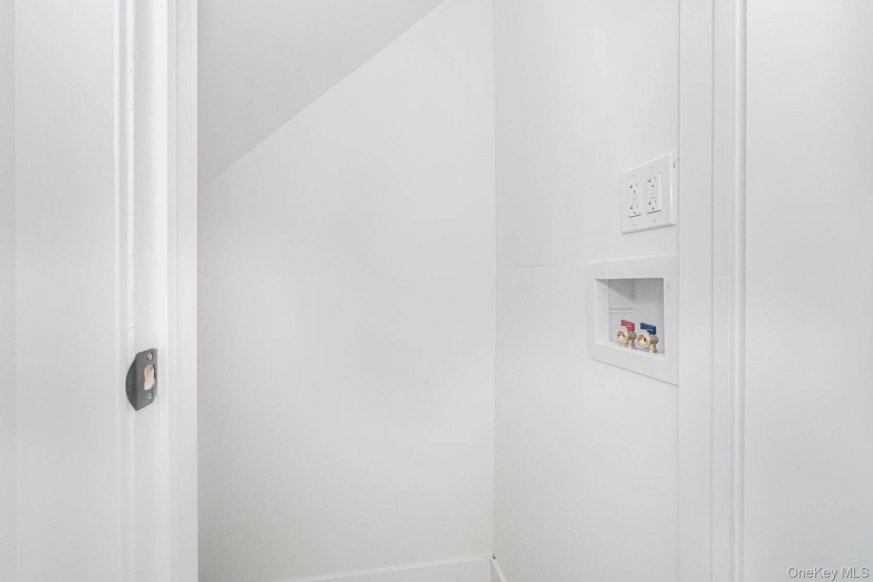 Single Family Rockaway Brooklyn, NY 11236, MLS-1013853-14