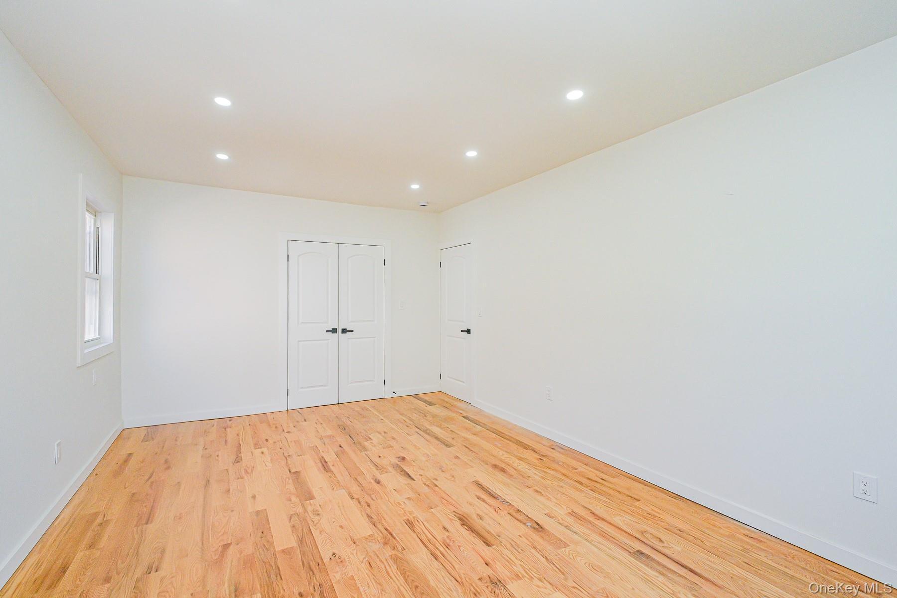 Single Family Rockaway Brooklyn, NY 11236, MLS-1013853-15