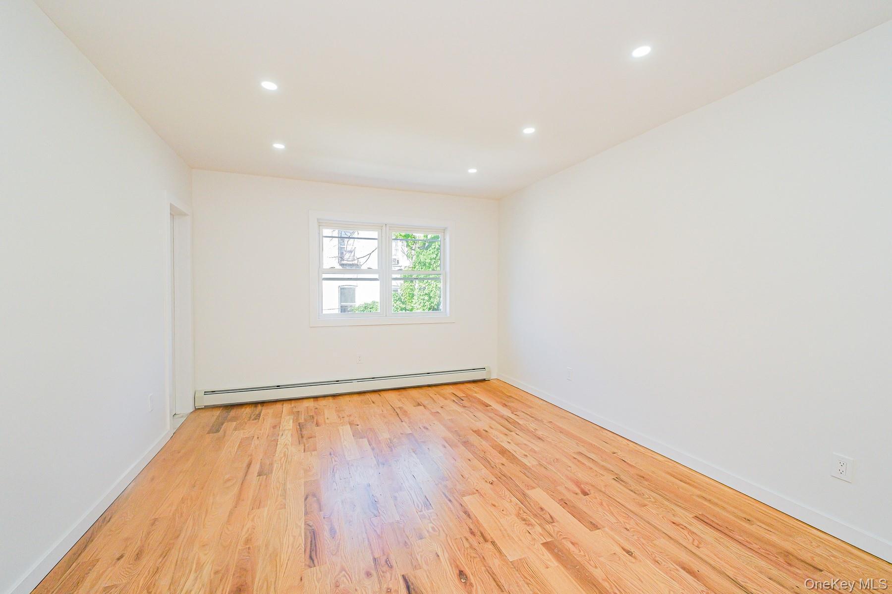Single Family Rockaway Brooklyn, NY 11236, MLS-1013853-16