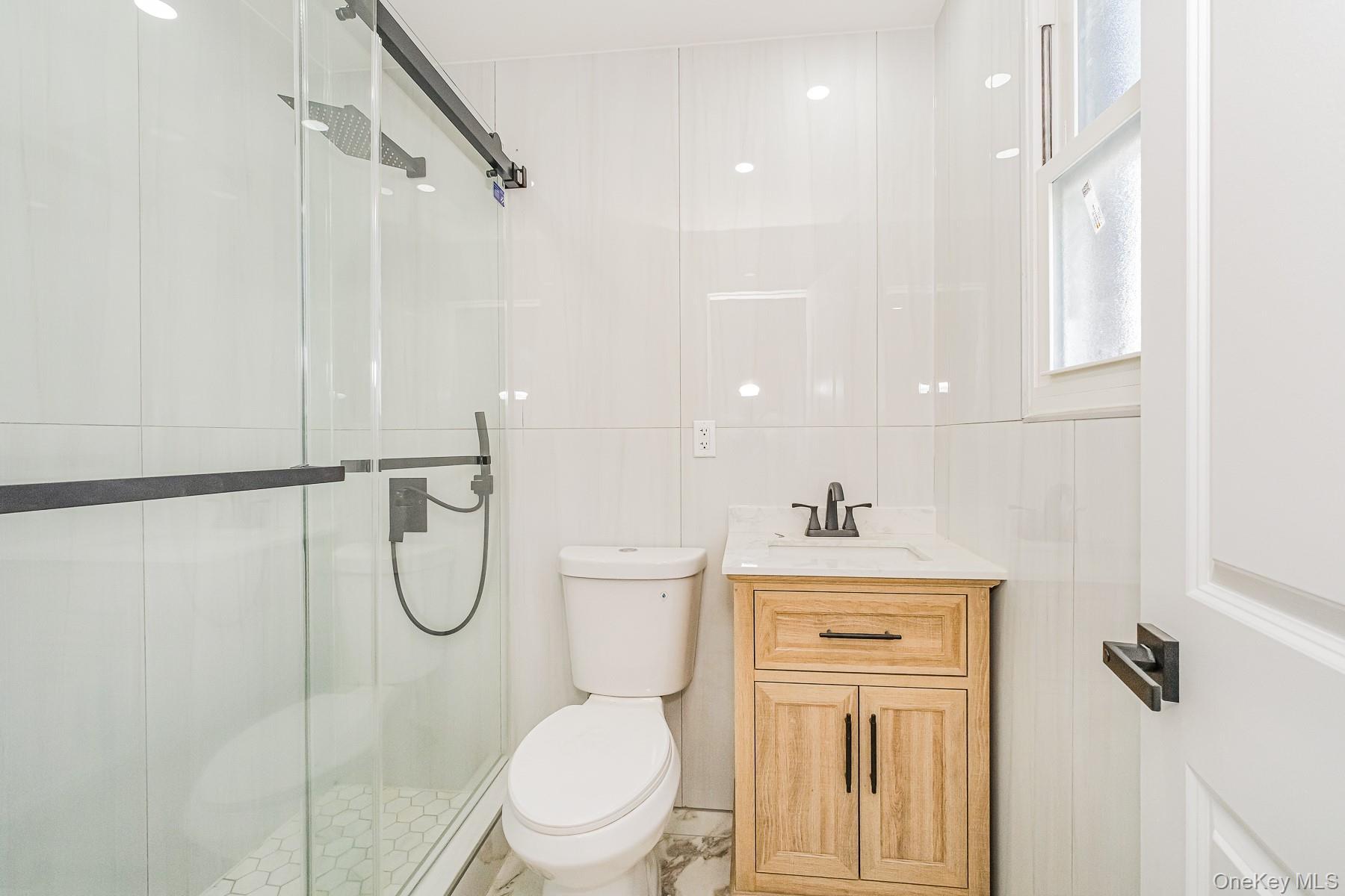 Single Family Rockaway Brooklyn, NY 11236, MLS-1013853-17