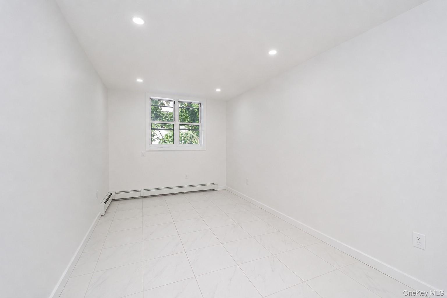 Single Family Rockaway Brooklyn, NY 11236, MLS-1013853-32