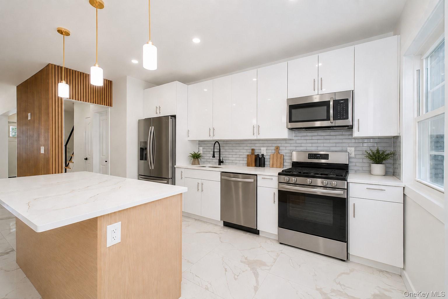 Single Family Rockaway Brooklyn, NY 11236, MLS-1013853-9