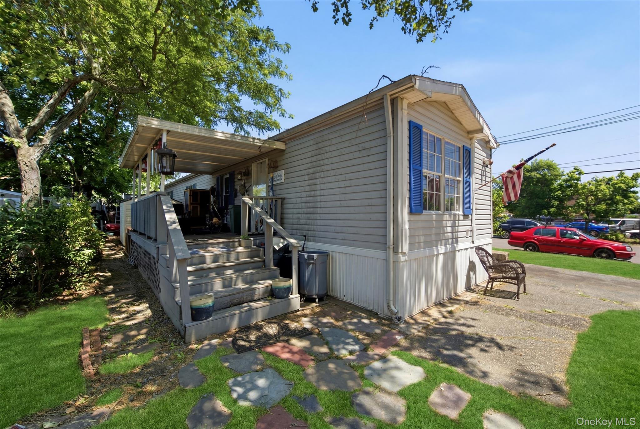 Single Family Lincoln Avenue  Suffolk County, NY 11741, MLS-1013905-2