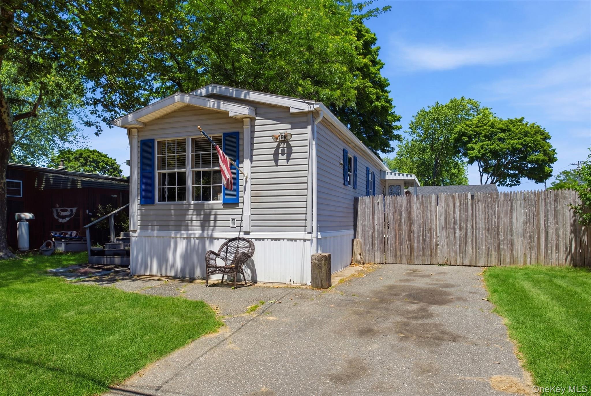 Single Family Lincoln Avenue  Suffolk County, NY 11741, MLS-1013905-6