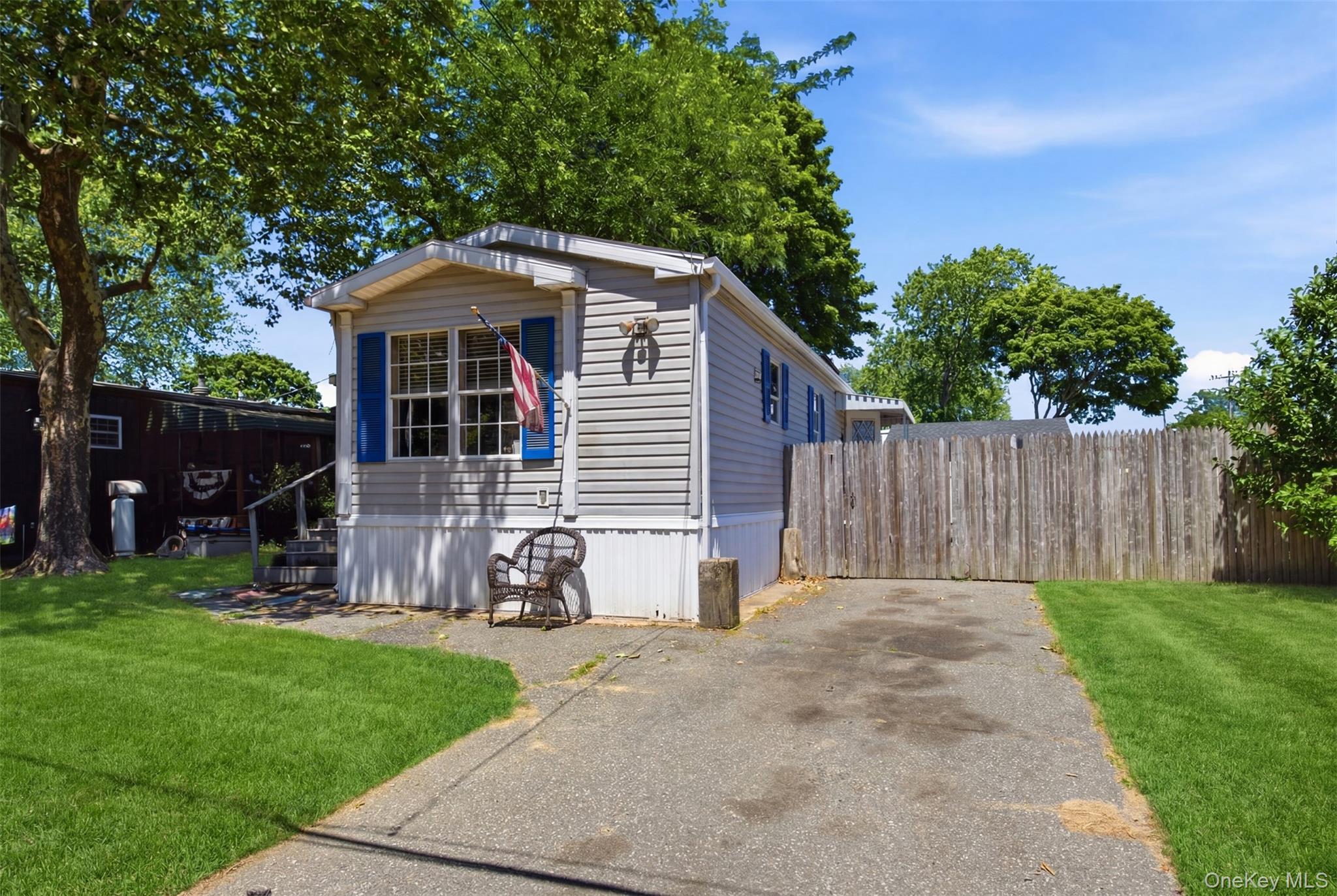 Single Family Lincoln Avenue  Suffolk County, NY 11741, MLS-1013905-7