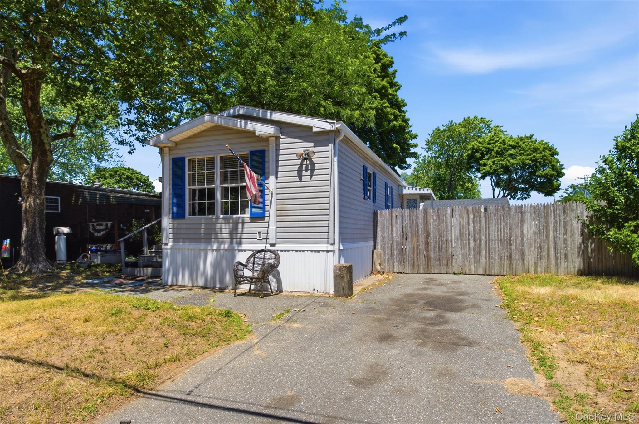 Single Family Lincoln Avenue  Suffolk County, NY 11741, MLS-1013905-9