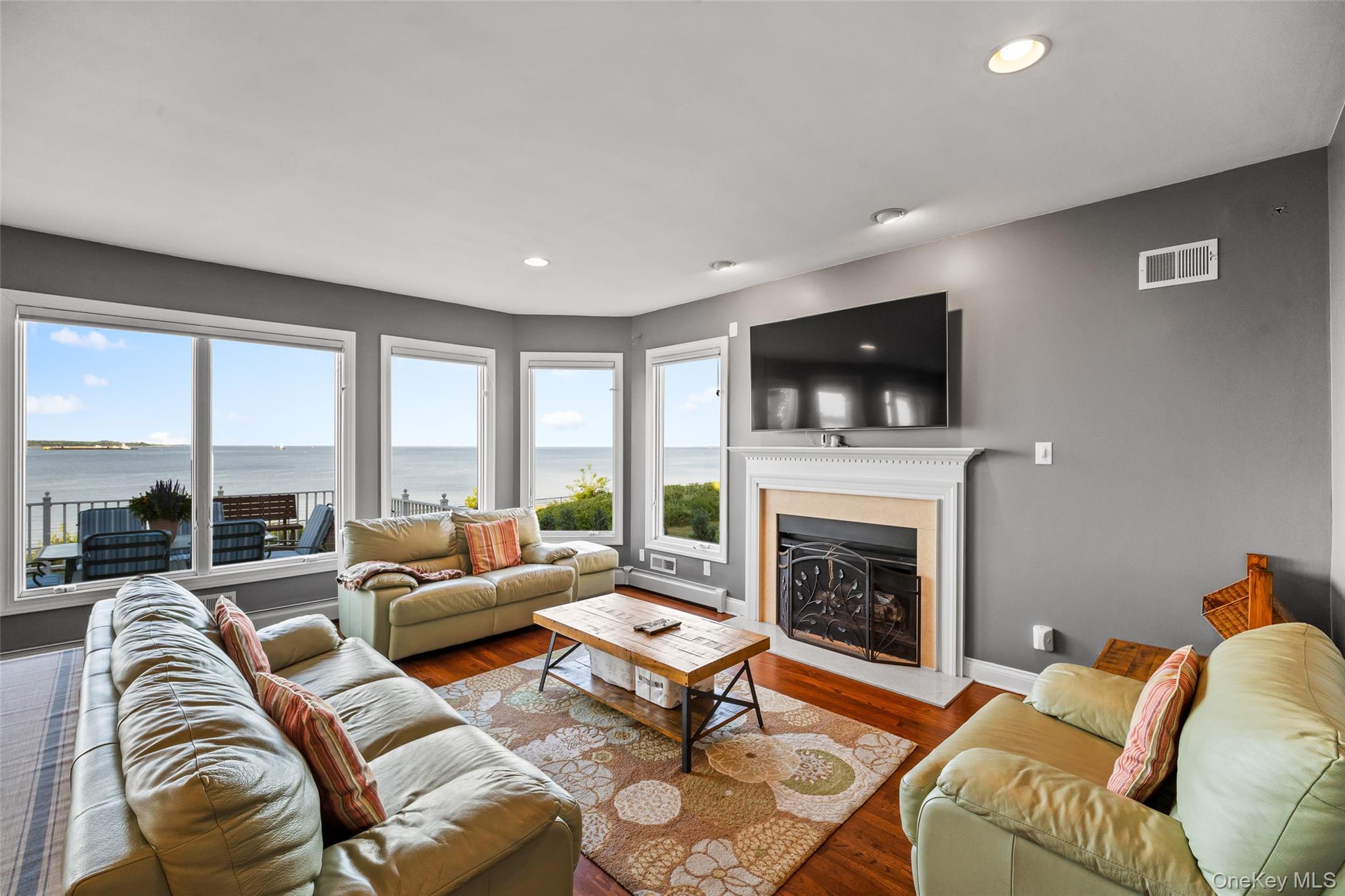 Single Family Lighthouse Out Of Area, NY 08879, MLS-1013909-19