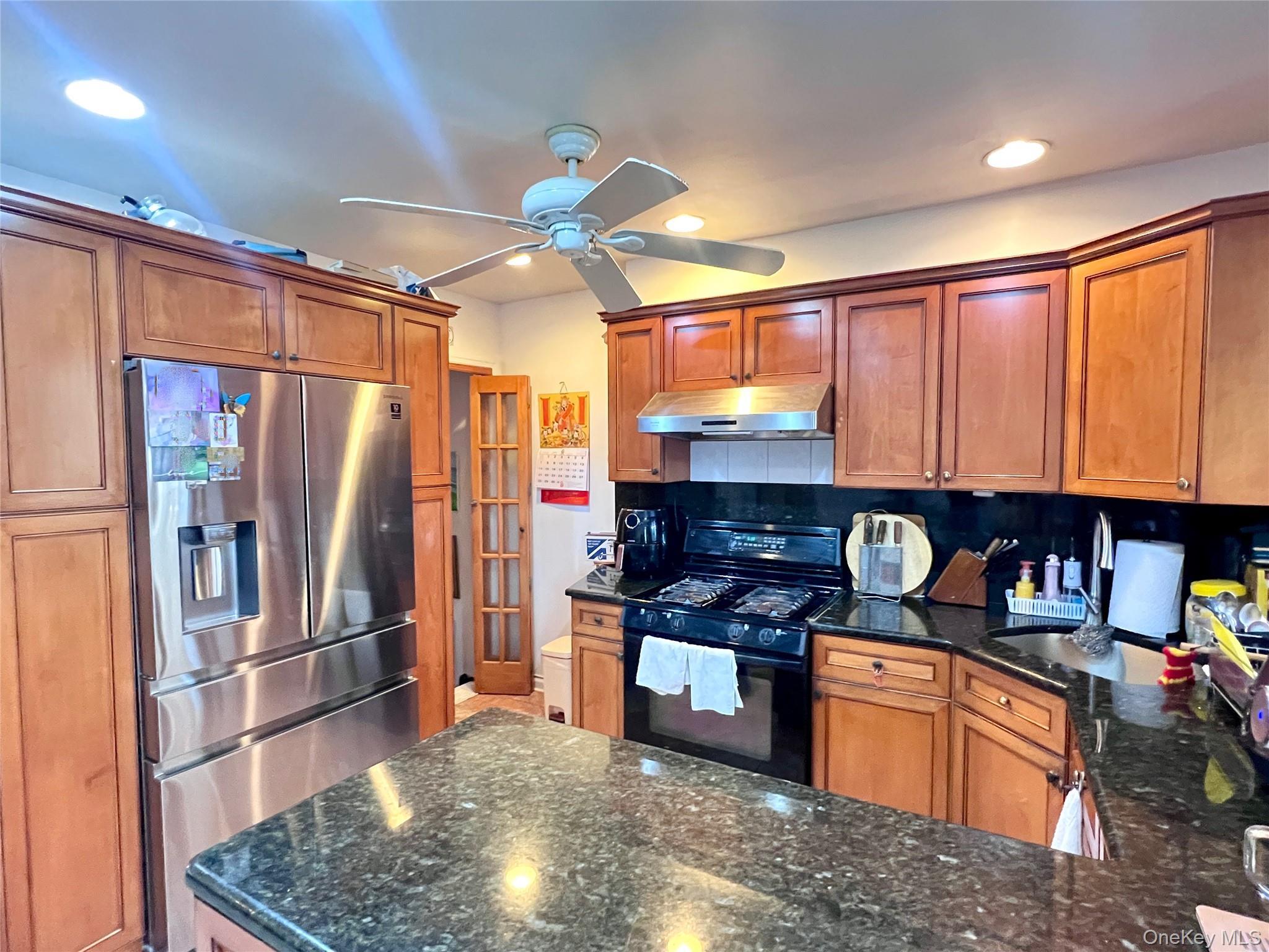 Single Family 196th Queens, NY 11365, MLS-1013932-10