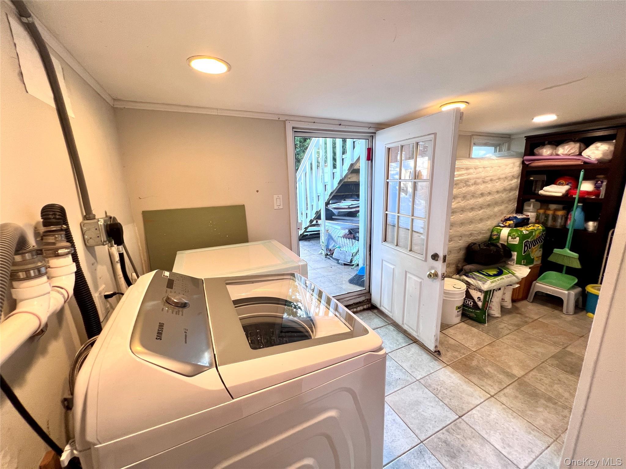 Single Family 196th Queens, NY 11365, MLS-1013932-28