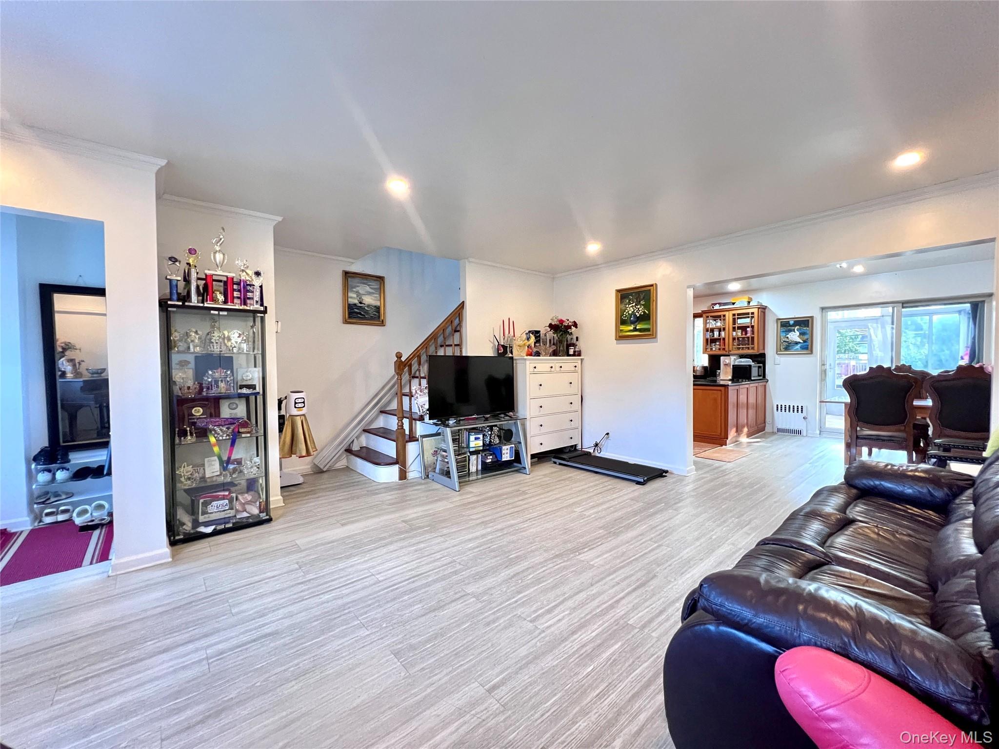 Single Family 196th Queens, NY 11365, MLS-1013932-3