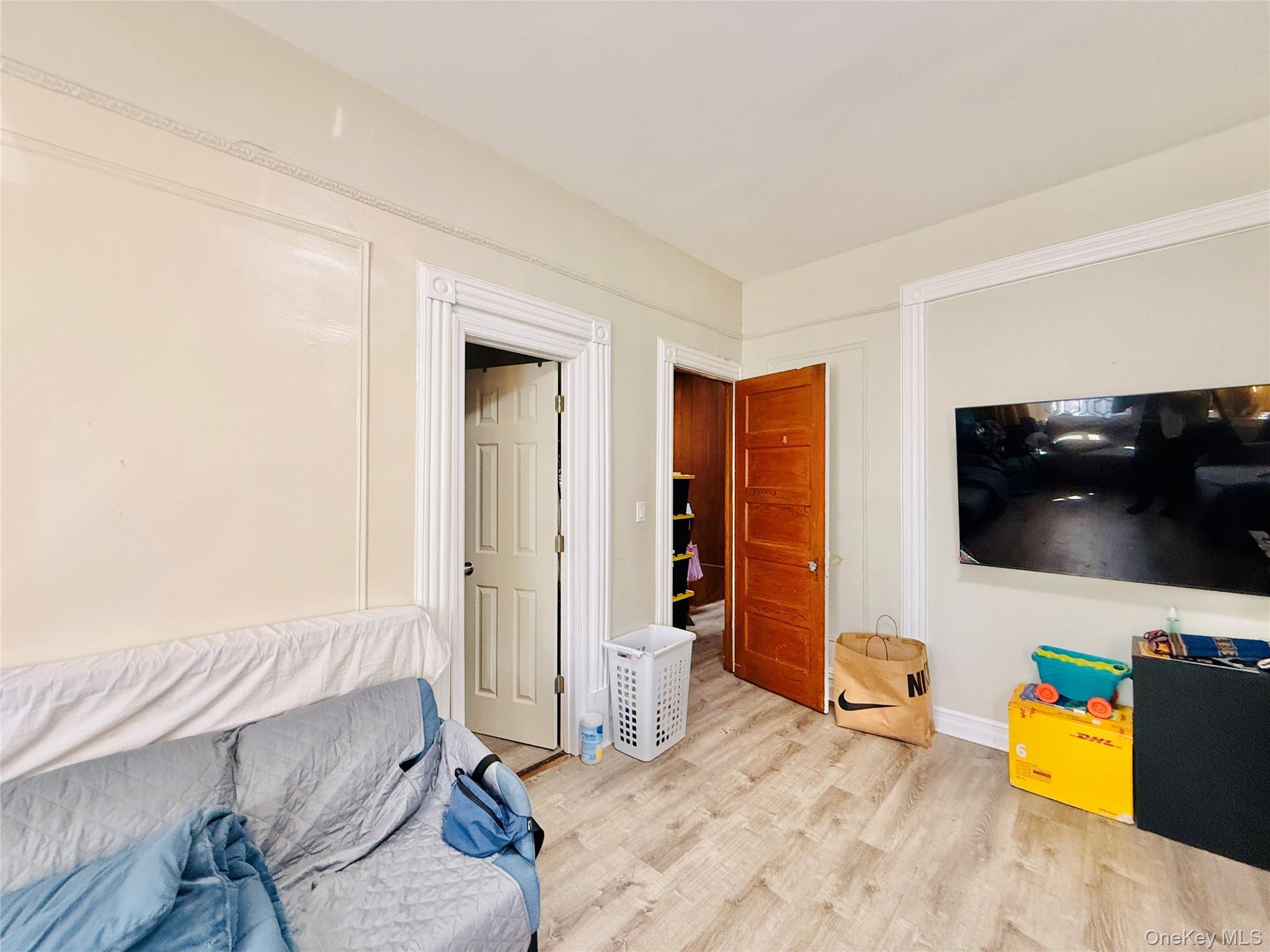 Single Family Coddington Bronx, NY 10461, MLS-1013945-14