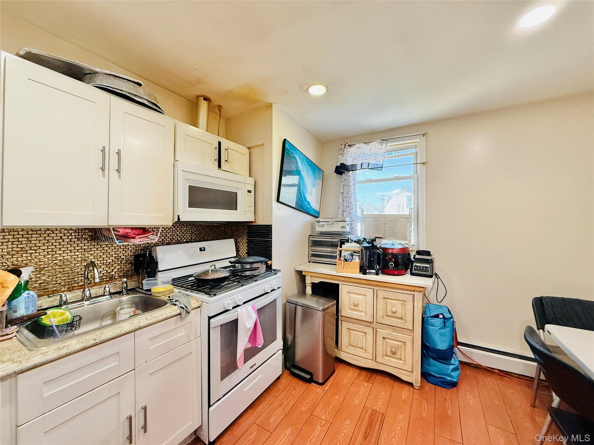Single Family Coddington Bronx, NY 10461, MLS-1013945-7
