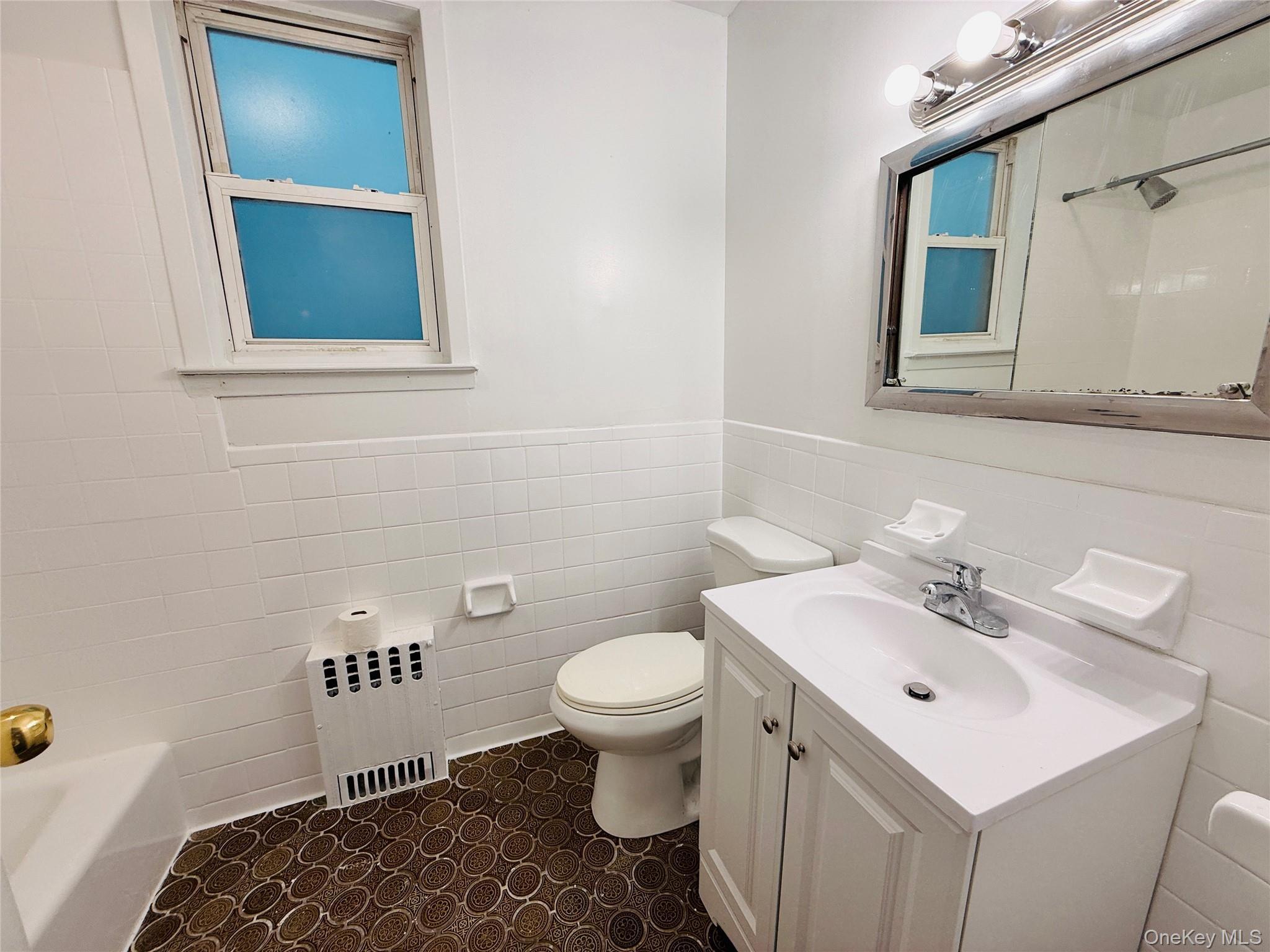 Single Family Coddington Bronx, NY 10461, MLS-1013945-8