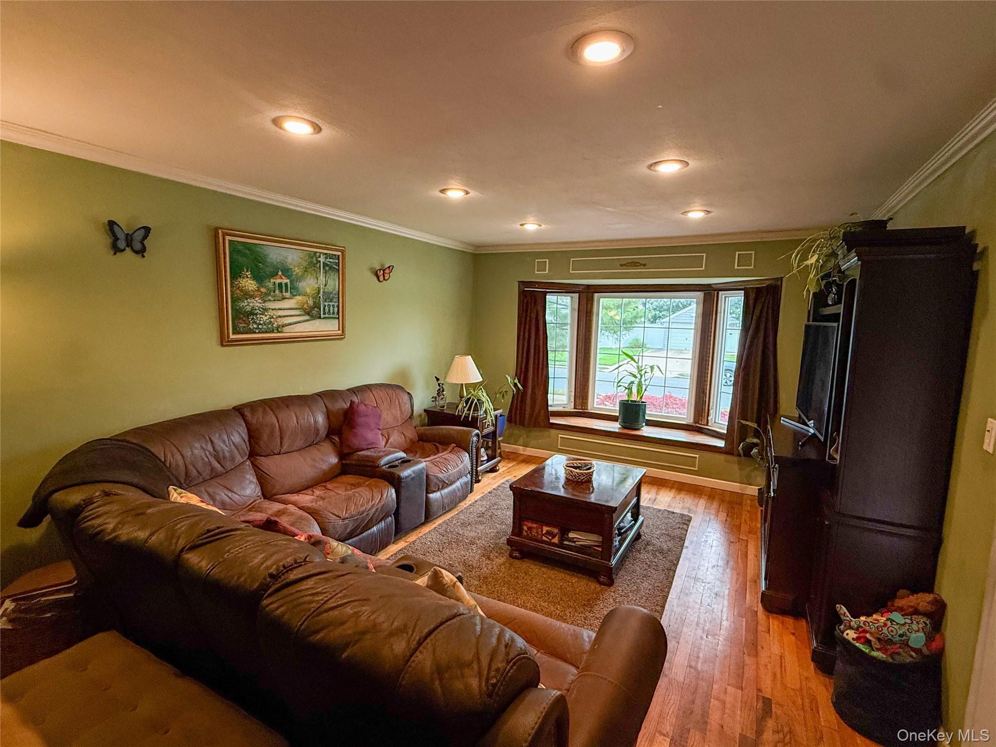 Single Family Seabury Avenue  Nassau County, NY 11010, MLS-1013966-5