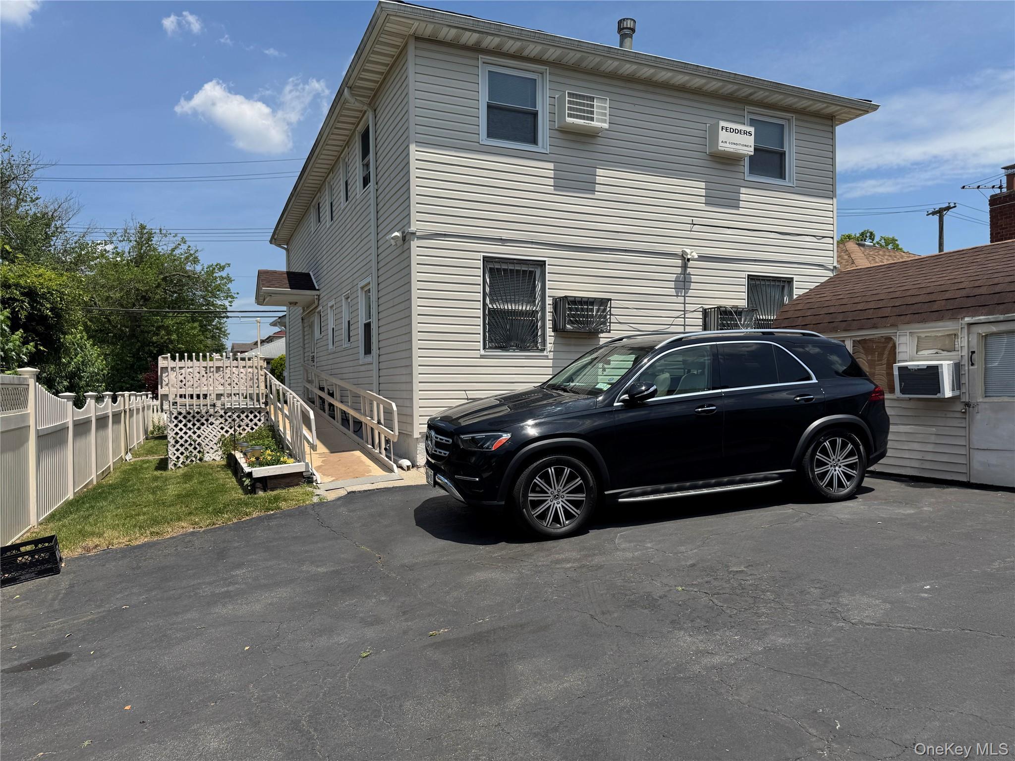 Single Family 145th Avenue Queens, NY 11413, MLS-1014039-4
