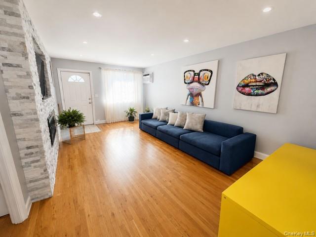 Single Family Davis Avenue Bronx, NY 10465, MLS-1014056-2