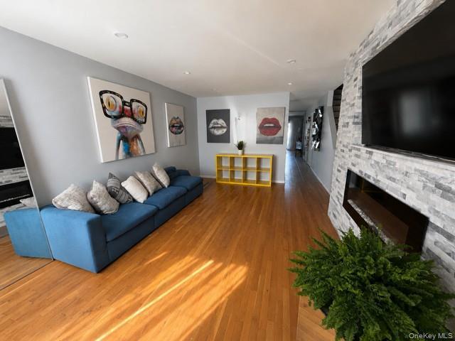 Single Family Davis Avenue Bronx, NY 10465, MLS-1014056-4