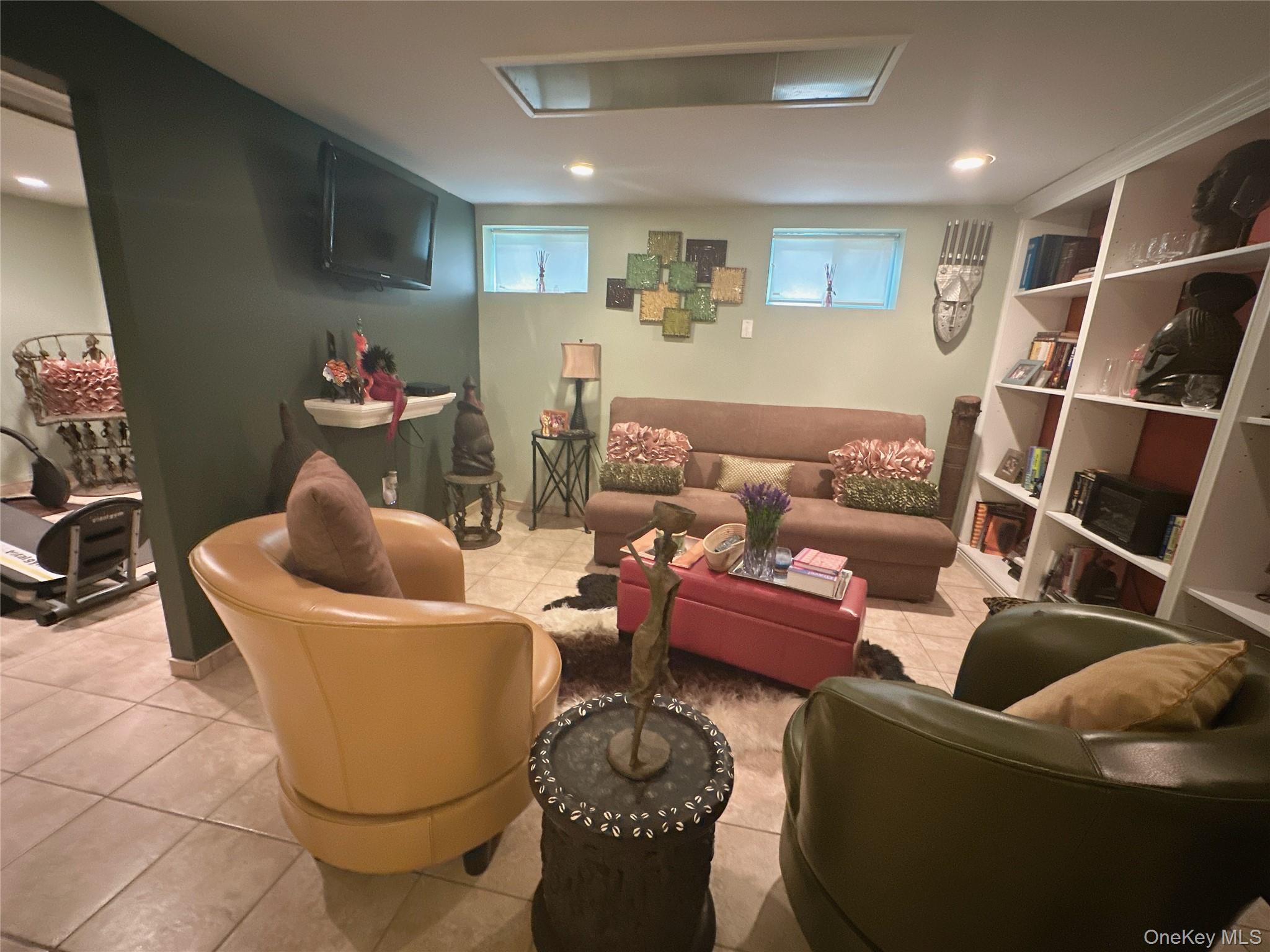 Single Family 76th Avenue  Queens, NY 11366, MLS-1014057-12