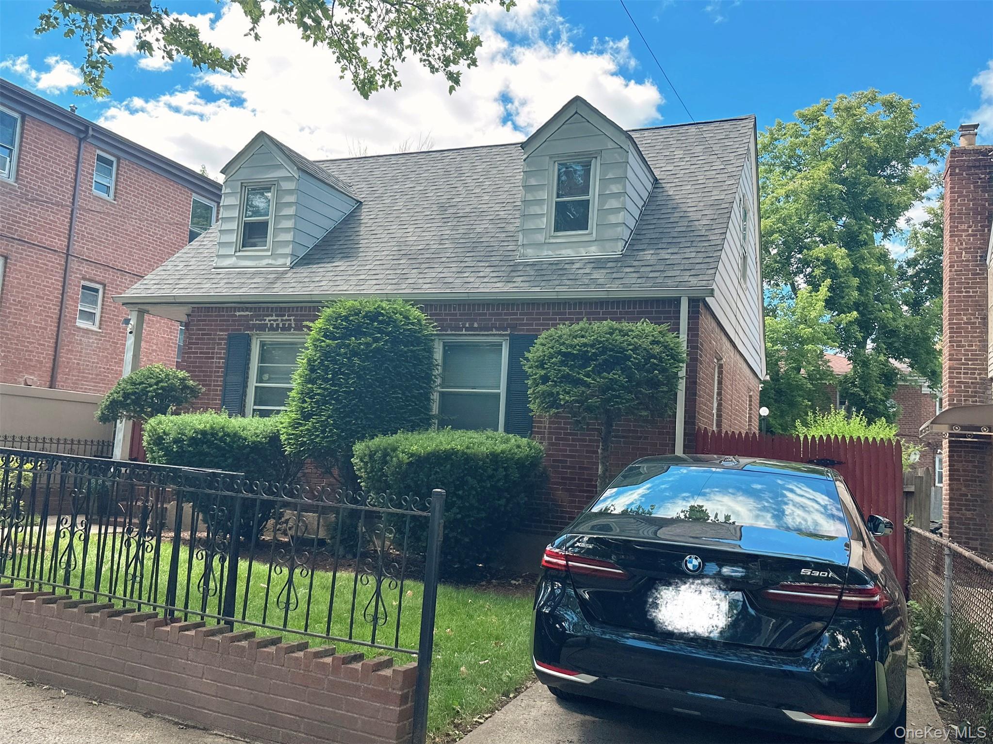 Single Family 76th Avenue  Queens, NY 11366, MLS-1014057-20