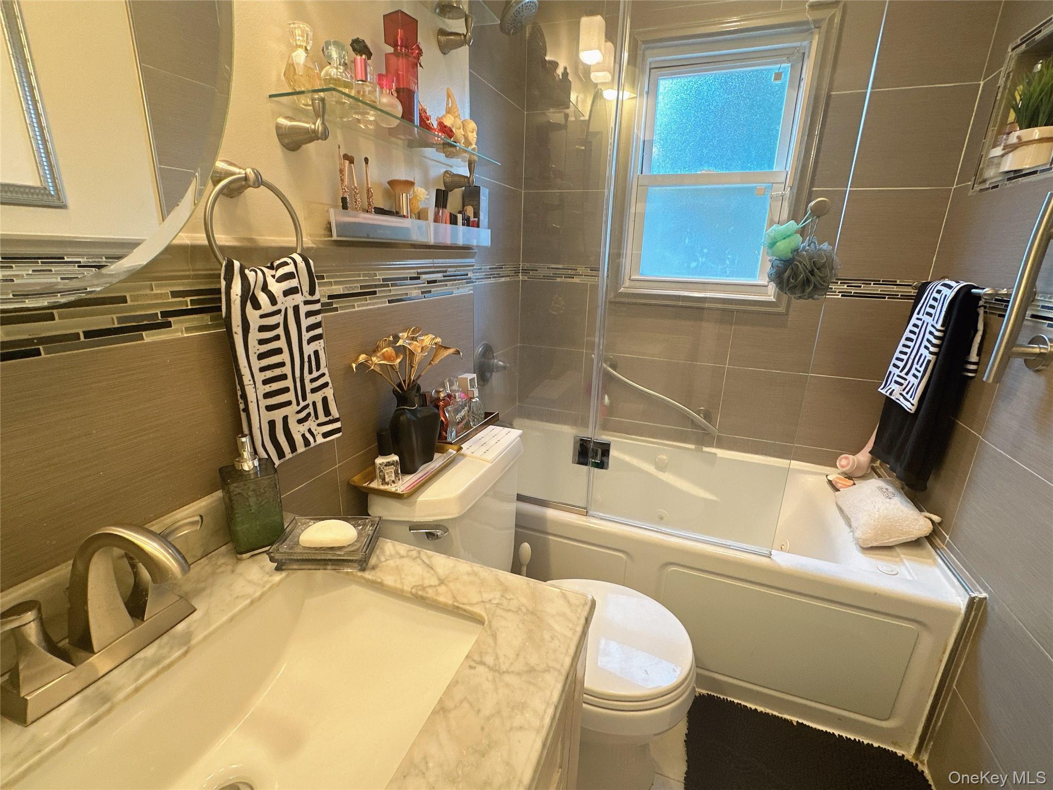 Single Family 76th Avenue  Queens, NY 11366, MLS-1014057-7