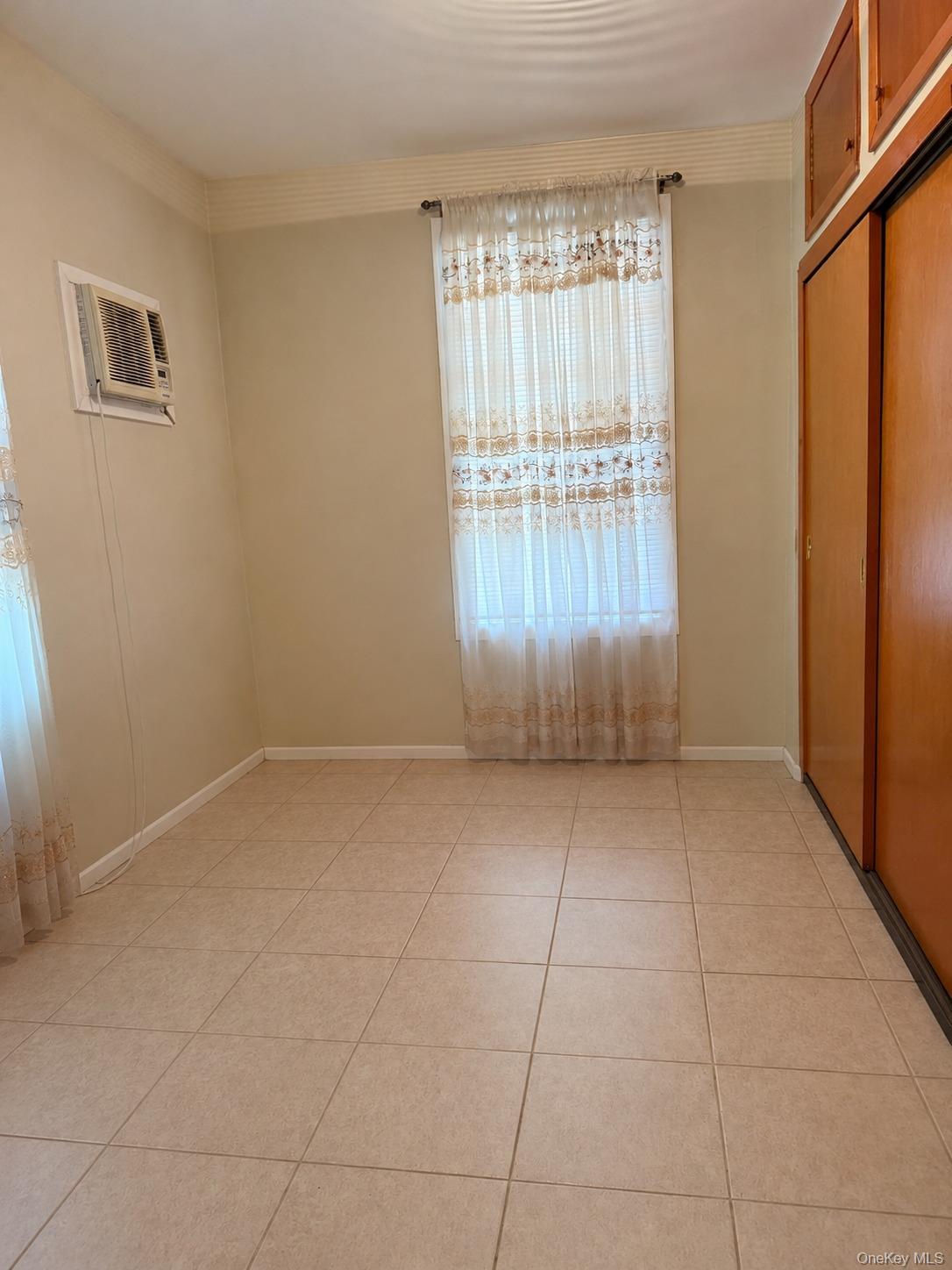 Single Family Colonial Avenue Bronx, NY 10461, MLS-1014130-20