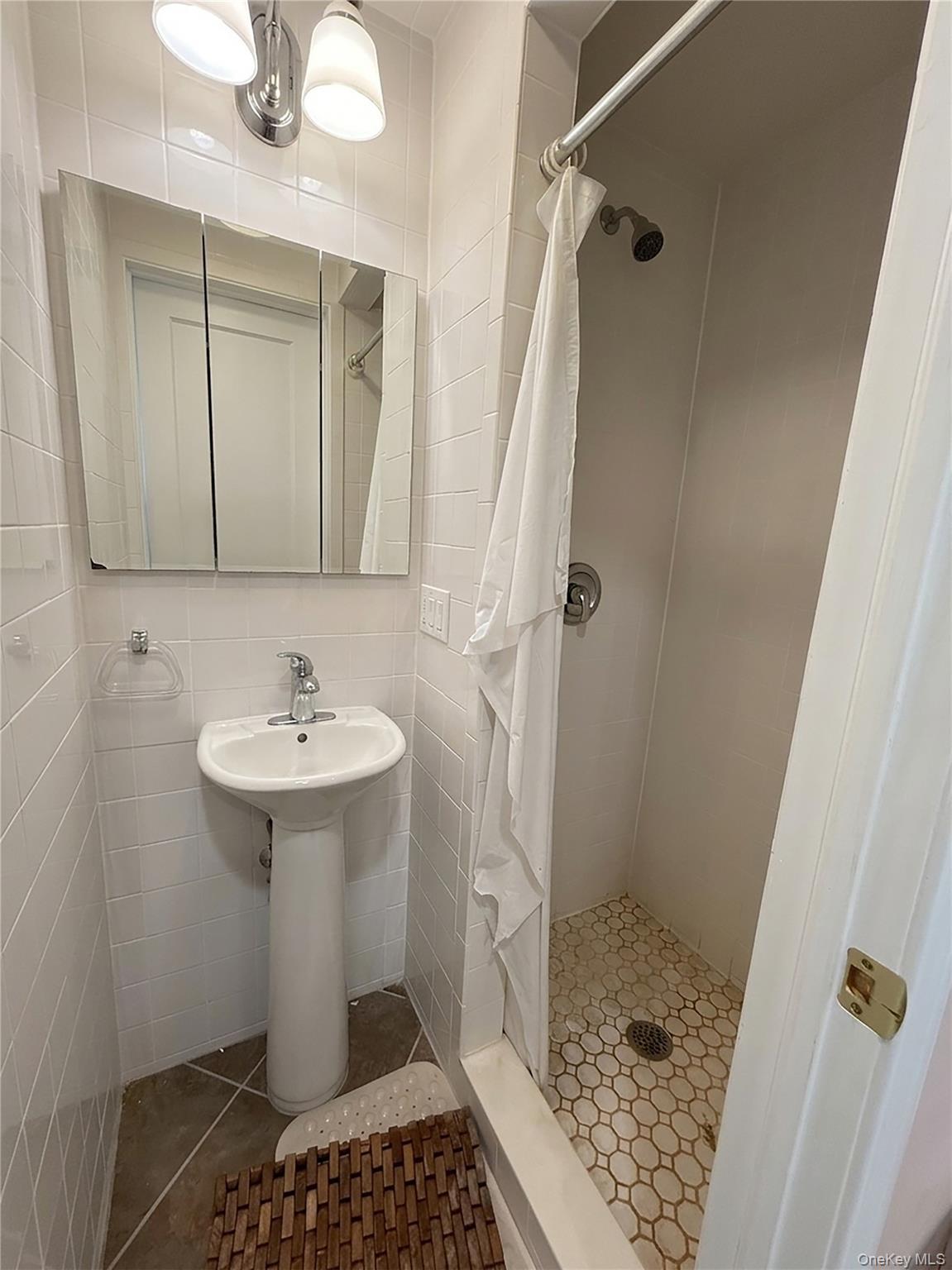 Single Family Colonial Avenue Bronx, NY 10461, MLS-1014130-5