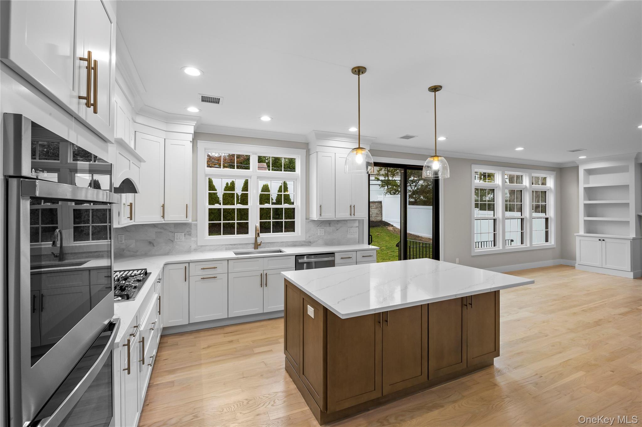 Single Family Devon Road  Nassau County, NY 11714, MLS-1014185-11