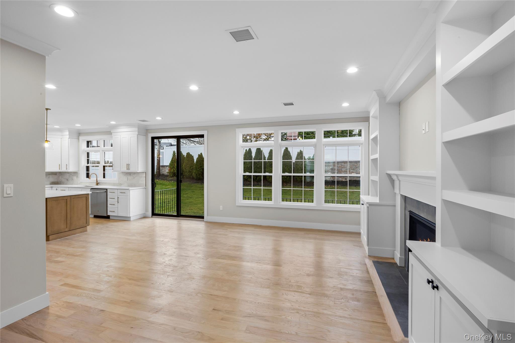 Single Family Devon Road  Nassau County, NY 11714, MLS-1014185-17