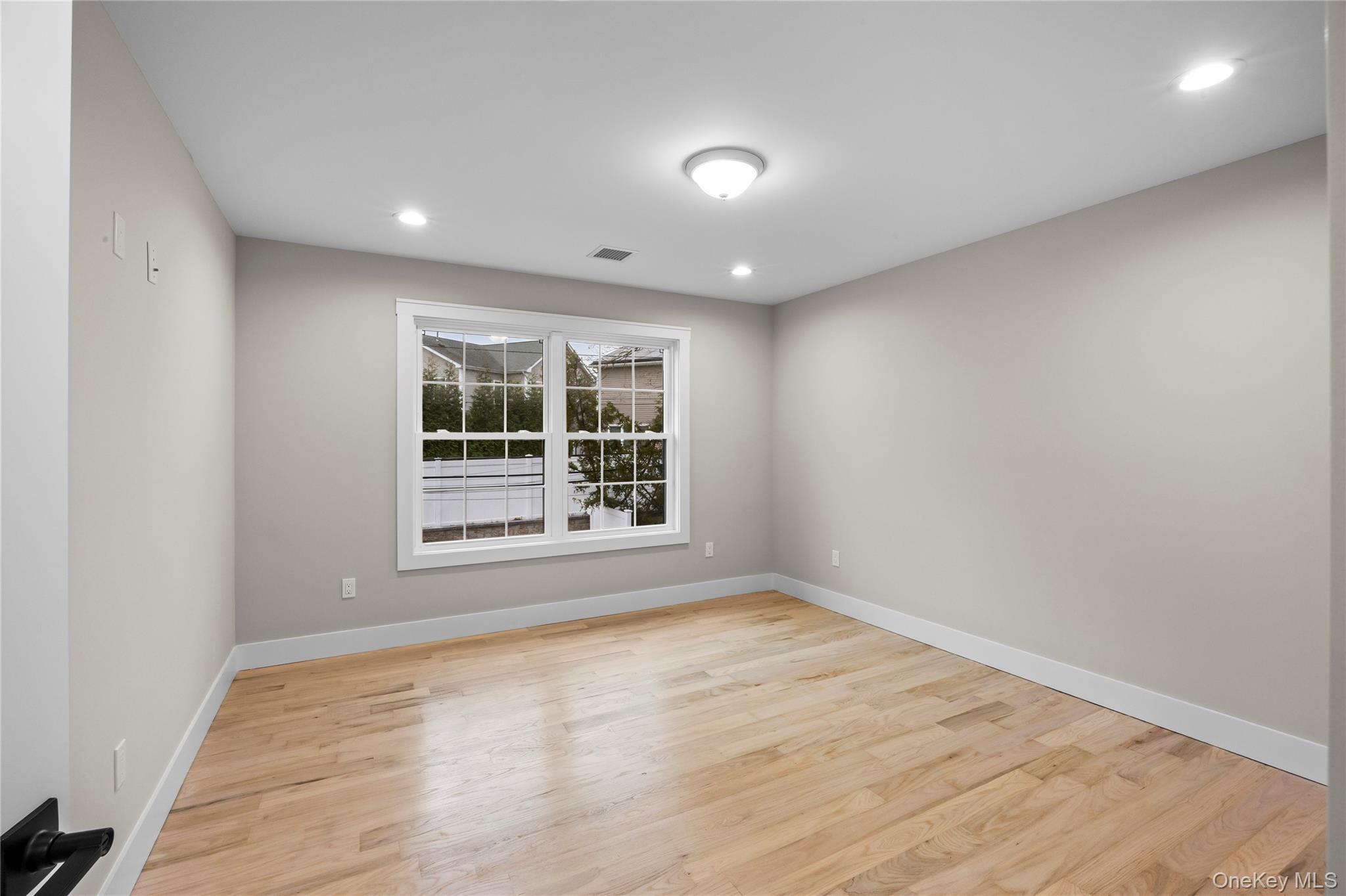 Single Family Devon Road  Nassau County, NY 11714, MLS-1014185-33