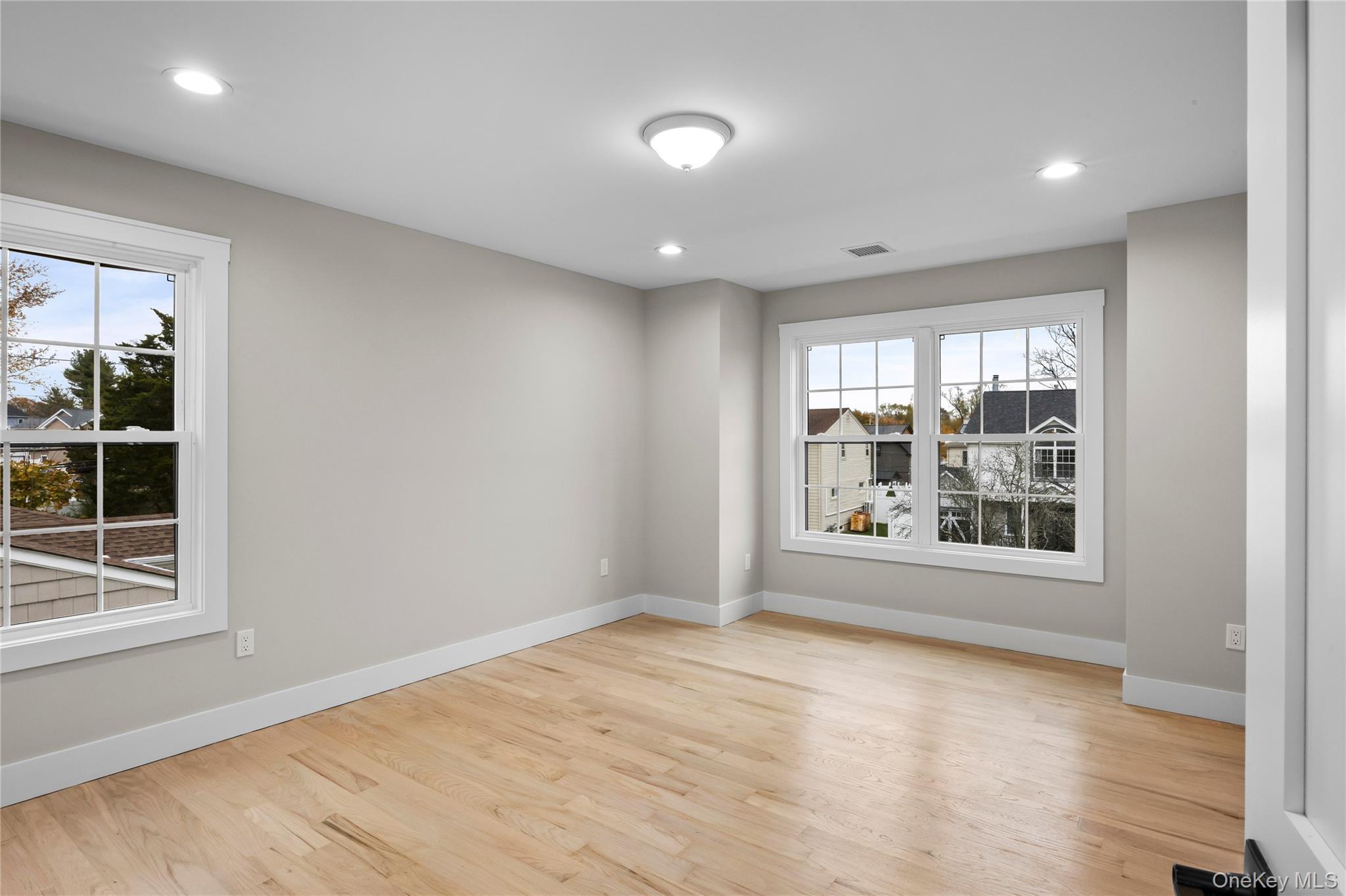 Single Family Devon Road  Nassau County, NY 11714, MLS-1014185-35