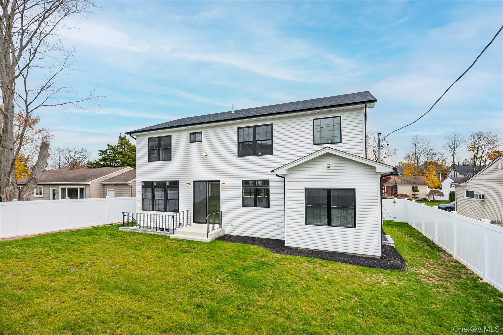 Single Family Devon Road  Nassau County, NY 11714, MLS-1014185-4