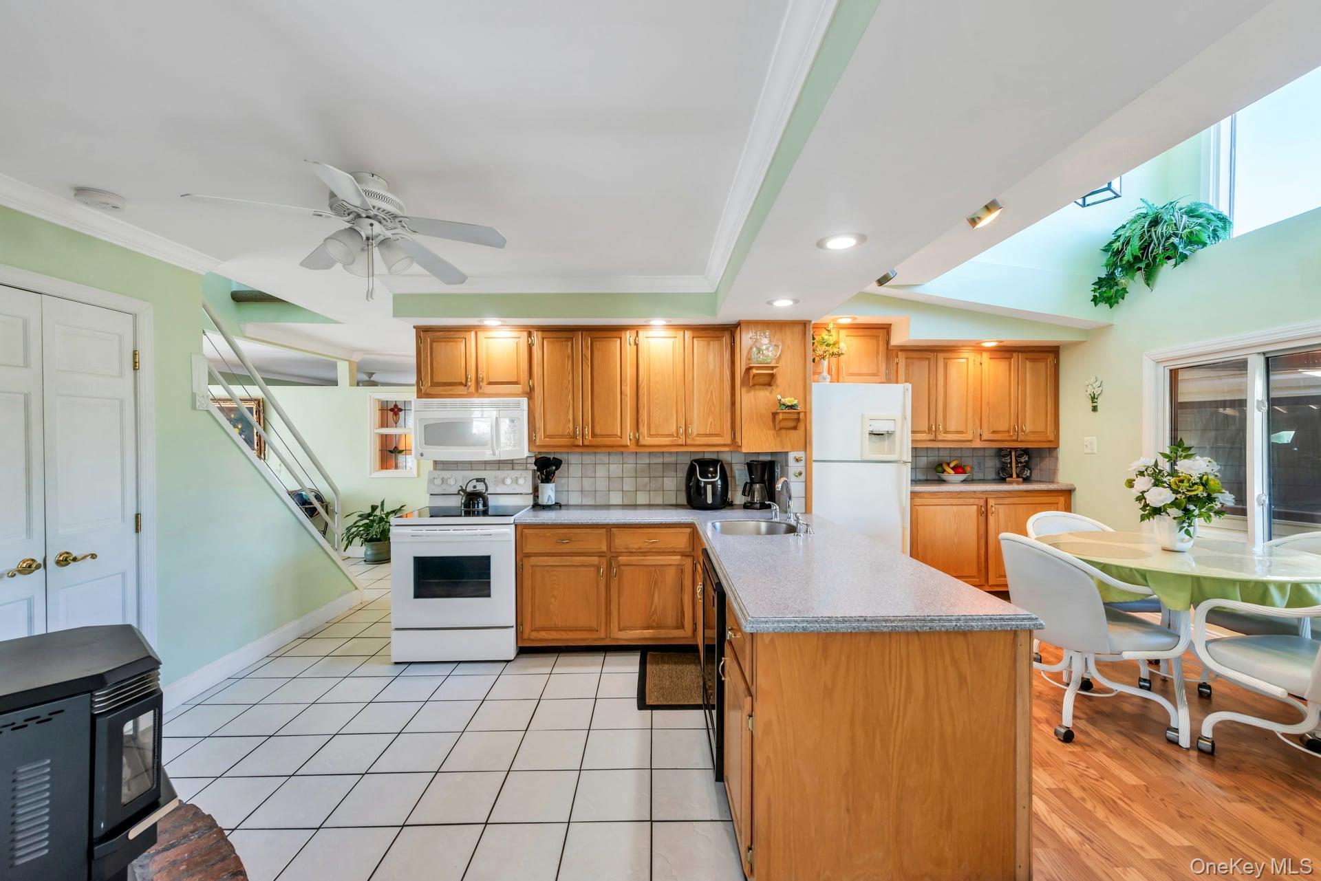 Single Family Fiddler Lane  Nassau County, NY 11714, MLS-1014209-3