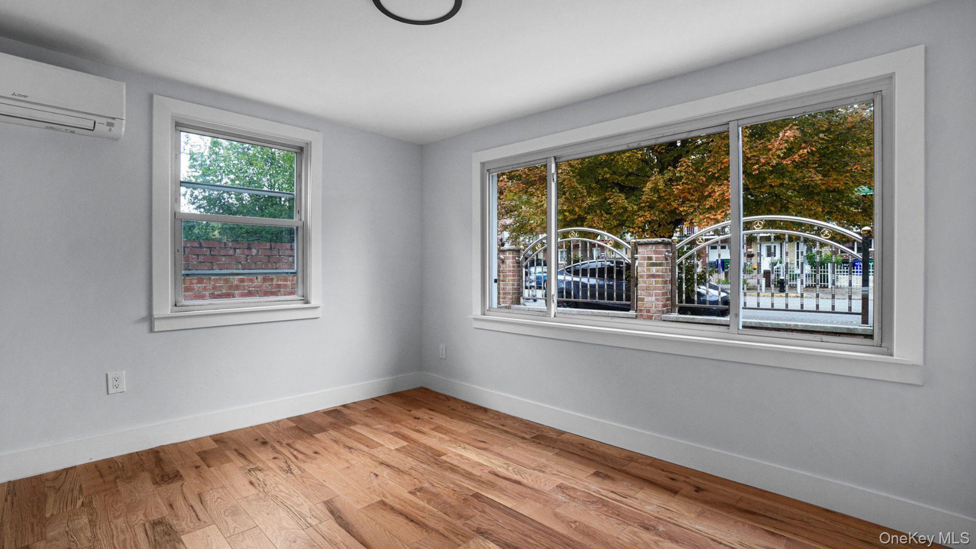 Single Family Miles Avenue Bronx, NY 10465, MLS-1014232-11