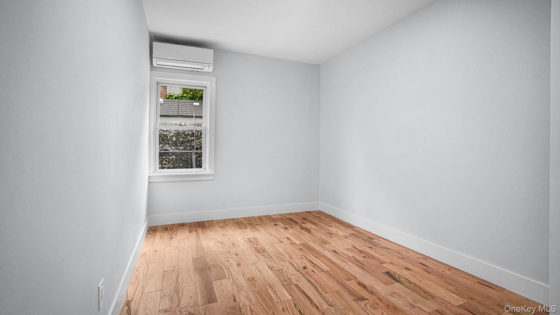 Single Family Miles Avenue Bronx, NY 10465, MLS-1014232-12