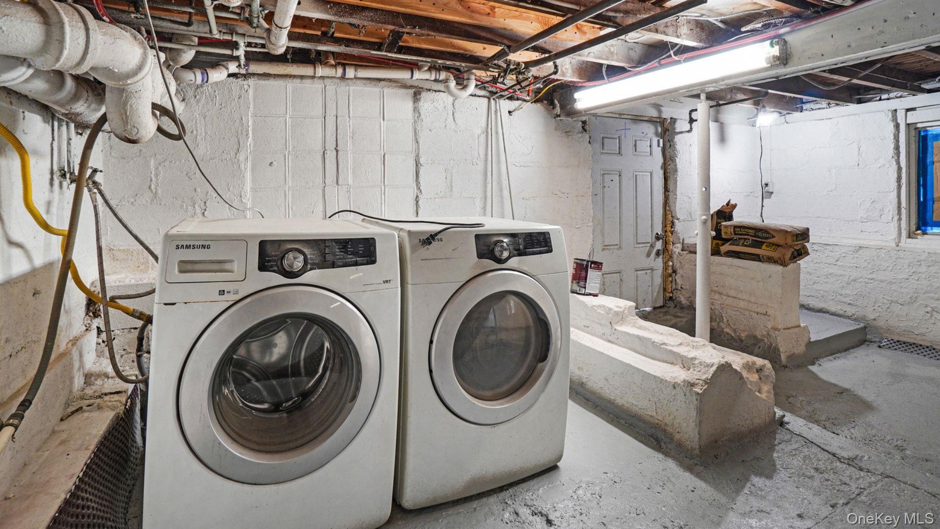 Single Family Miles Avenue Bronx, NY 10465, MLS-1014232-18