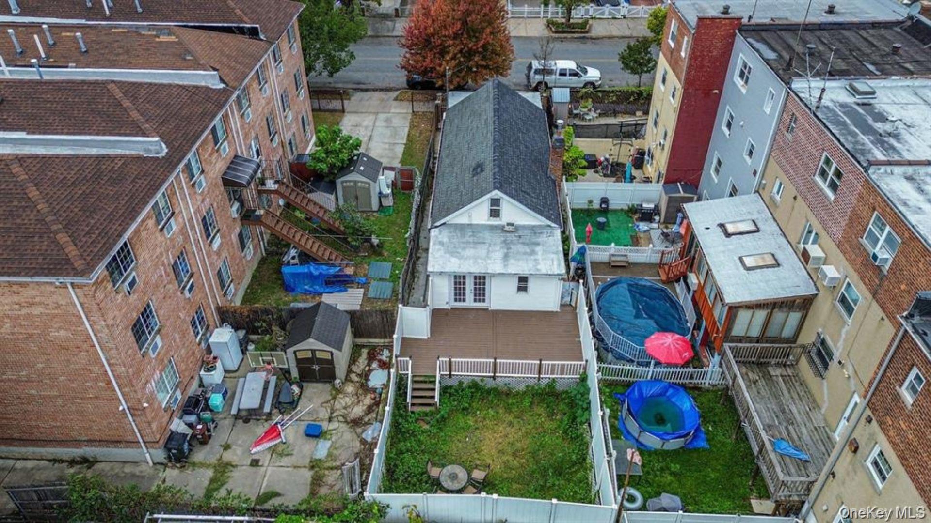 Single Family Miles Avenue Bronx, NY 10465, MLS-1014232-22