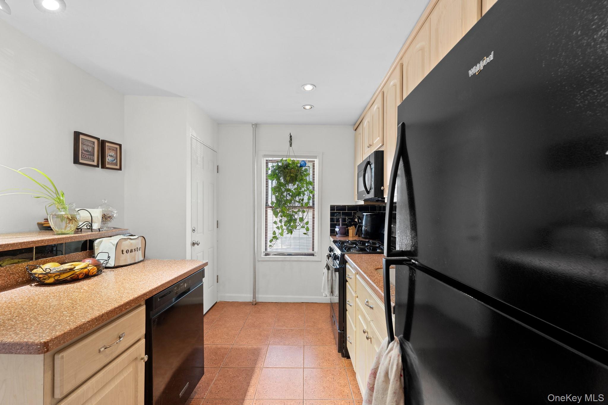 Single Family 51st Brooklyn, NY 11234, MLS-1014256-10