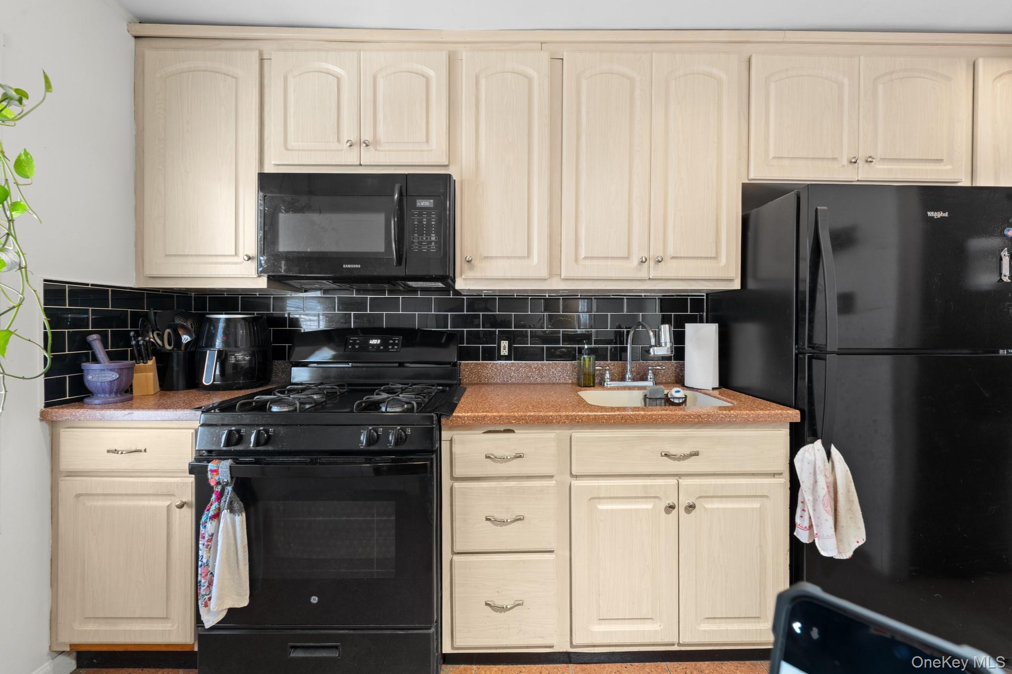 Single Family 51st Brooklyn, NY 11234, MLS-1014256-15