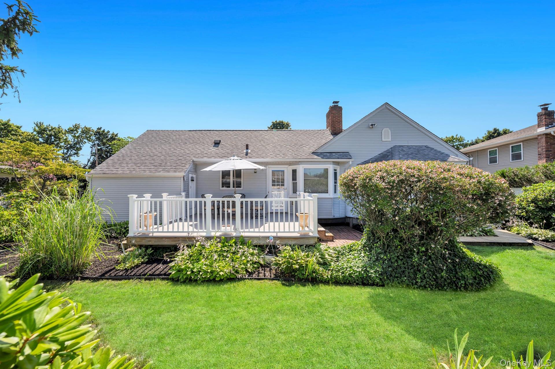 Single Family Albers Lane  Nassau County, NY 11735, MLS-1014270-33