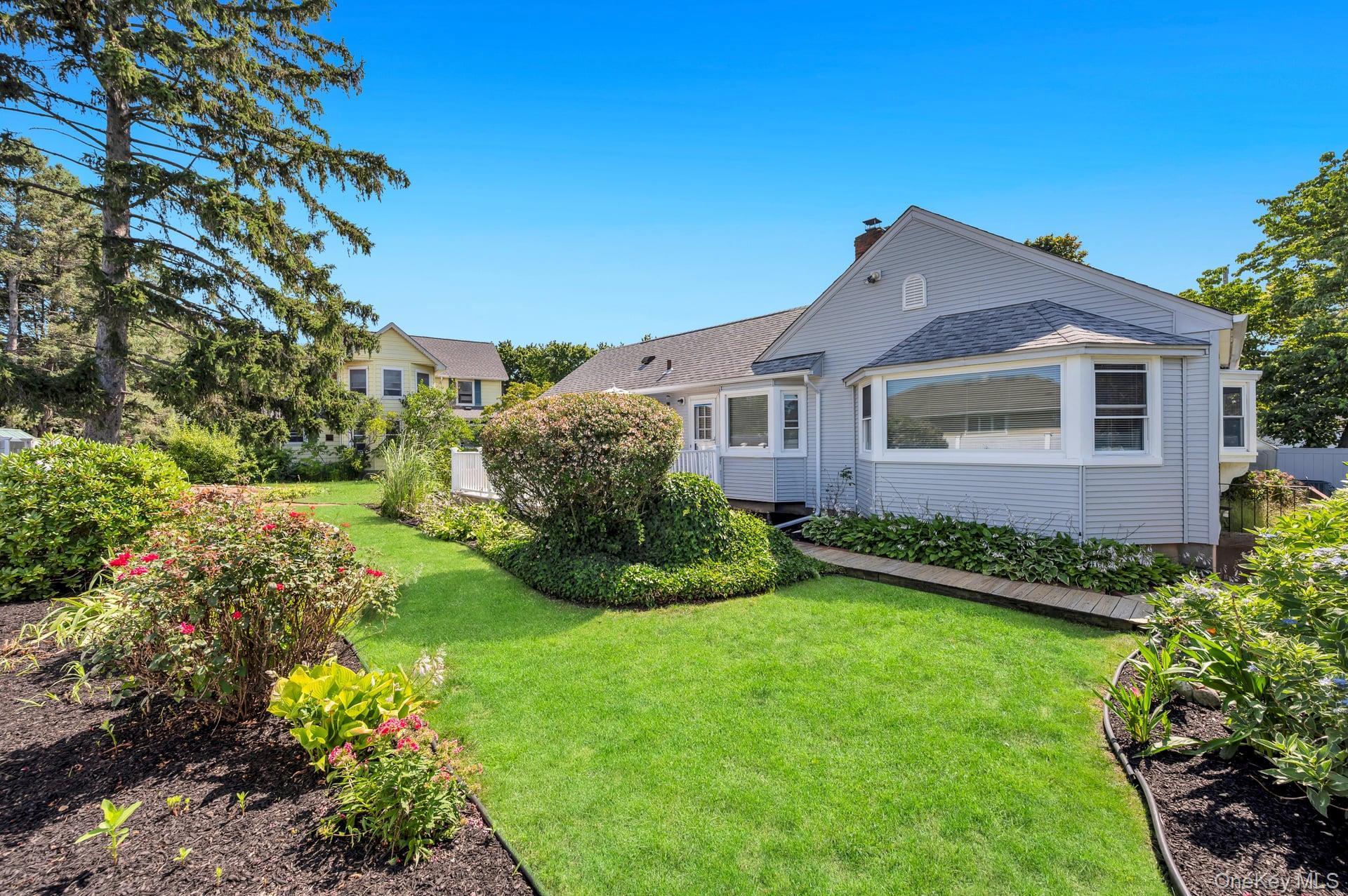 Single Family Albers Lane  Nassau County, NY 11735, MLS-1014270-35