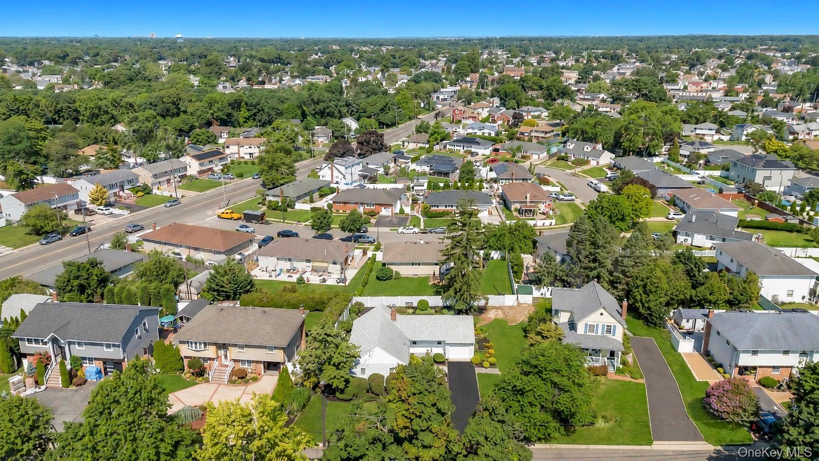 Single Family Albers Lane  Nassau County, NY 11735, MLS-1014270-40