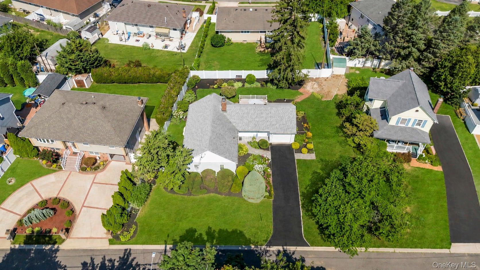 Single Family Albers Lane  Nassau County, NY 11735, MLS-1014270-41