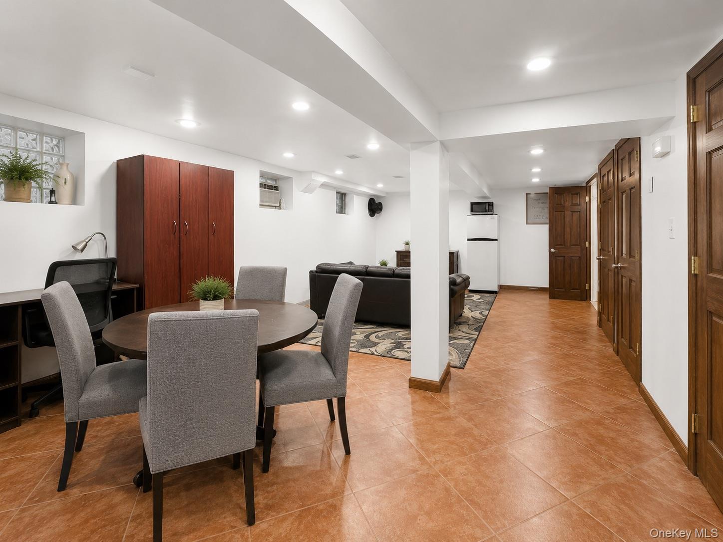 Single Family De Mott Avenue Nassau County, NY 11510, MLS-1014275-27